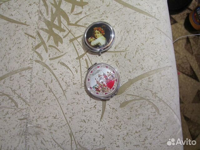 Карманные зеркальце