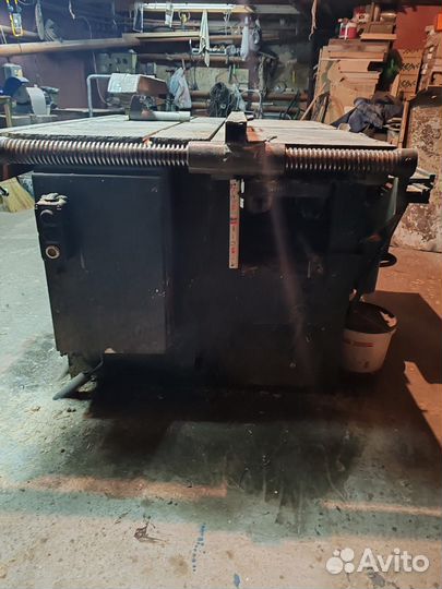 Деревообрабатывающий многофункциональный станок