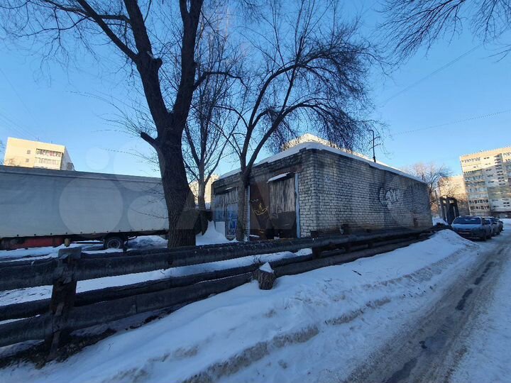 Гараж, > 30 м²