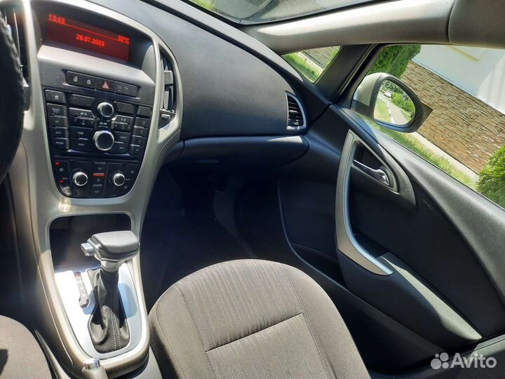 Opel Astra 1.6 AT, 2011, 161 200 км