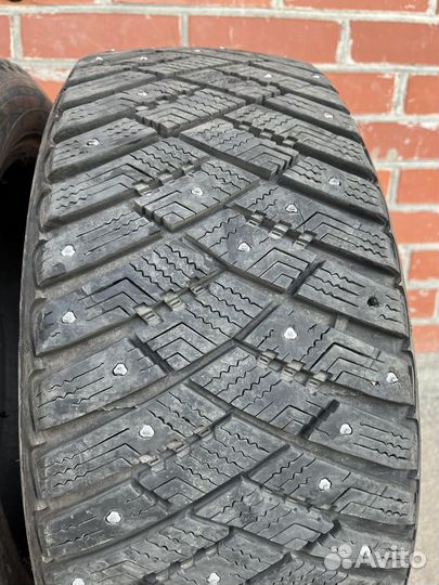Goodyear Ultragrip Ice Arctic 205/50 R17