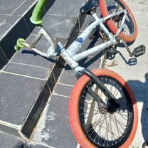 Трюковой велосипед BMX