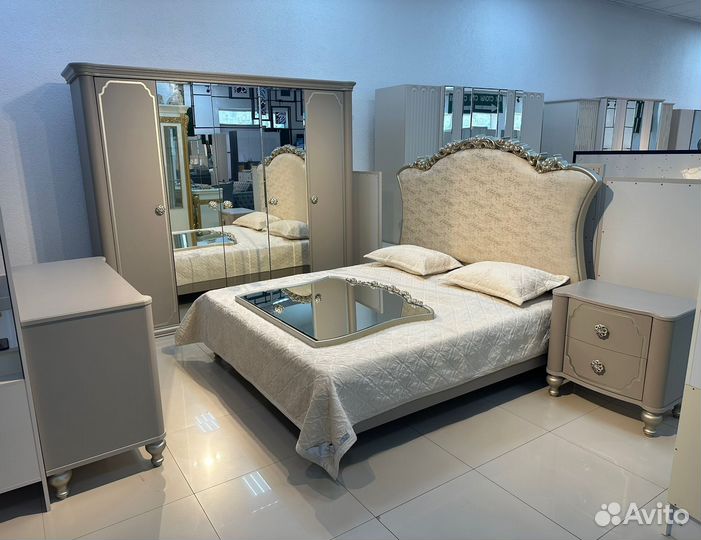 Спальный гарнитур Лали