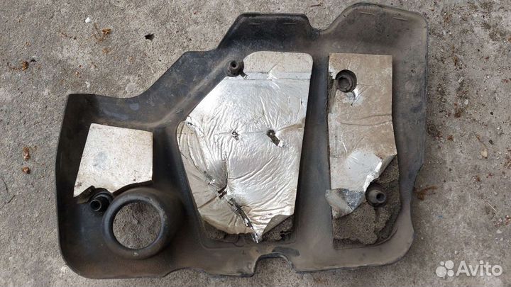 Крышка двигателя Лада Калина