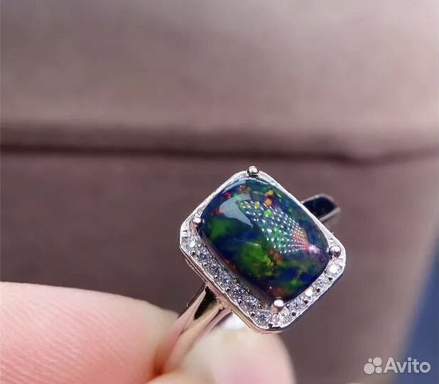 Серебряное кольцо с натуральным чёрным опалом