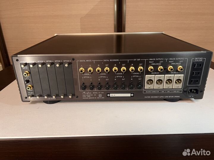 Предварительный усилитель/ цап Accuphase dc-300
