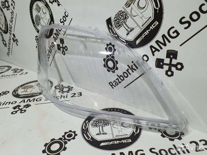 Стекло фары правое для Mercedes W164