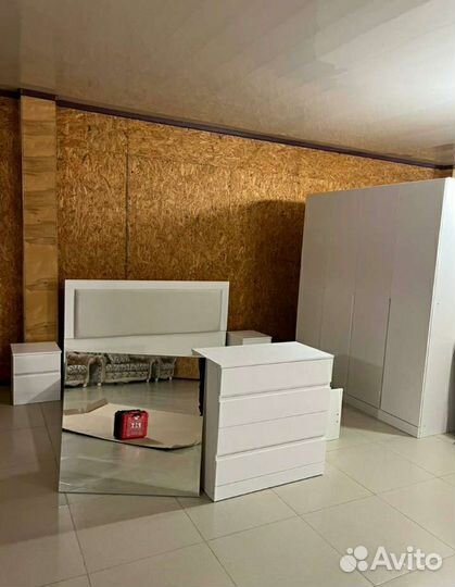 Спальный гарнитур