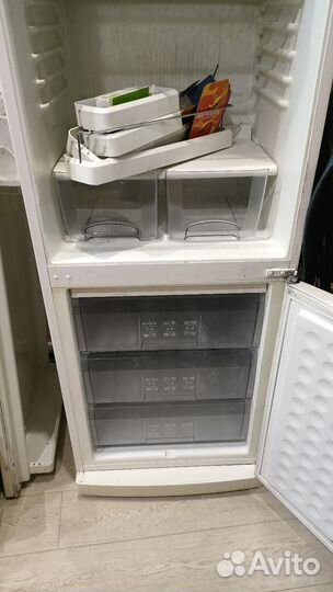 Продам холодильник Bosch KGS3820