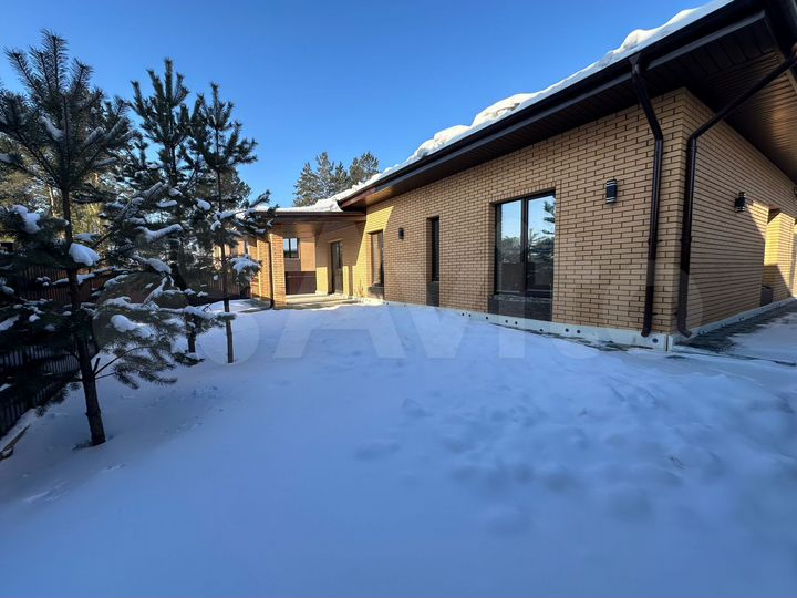 Коттедж 165 м² на участке 6,8 сот.