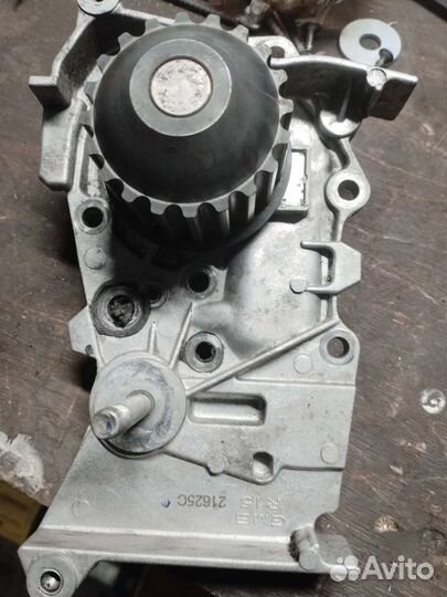 Помпа рено сценик 2 рено, меган 2