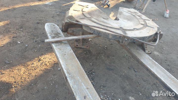 Седло. ЗИЛ 131 грузовой тягач 6.0L ZIL-130 V8 2000