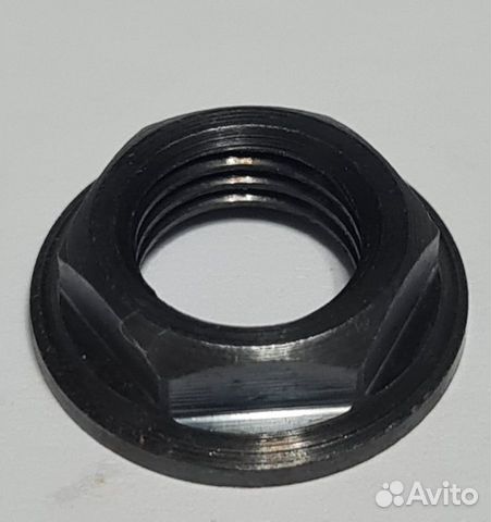 Гайка крепления пиньона Yamaha 20-30 Old