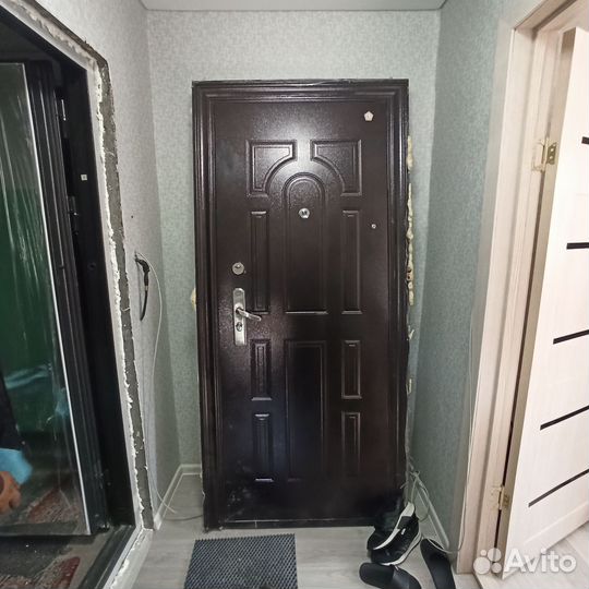 Дверь сейфовая бу