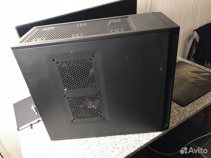 Игровой корпус Corsair с блоком питания TX650M