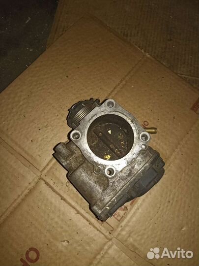 Дроссельная заслонка Volkswagen sharan 2.0L