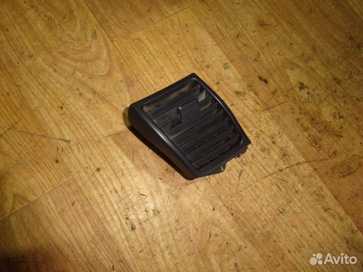 Дефлектор воздушный правый Mercedes Benz W140 199