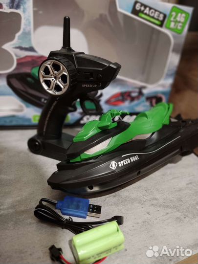 Радиоуправляемый водный мотоцикл