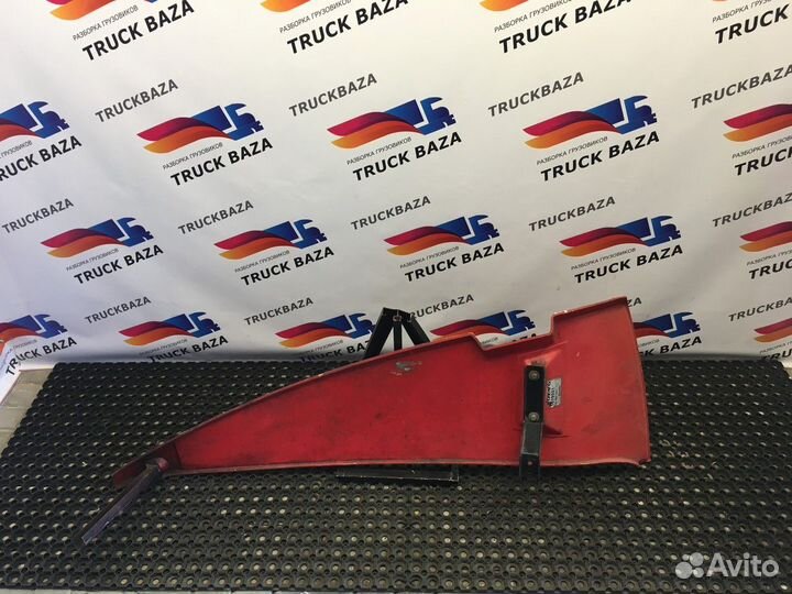 Спойлер кабины верхний правый Volvo FH