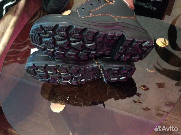 Продам ботинки капитан новые