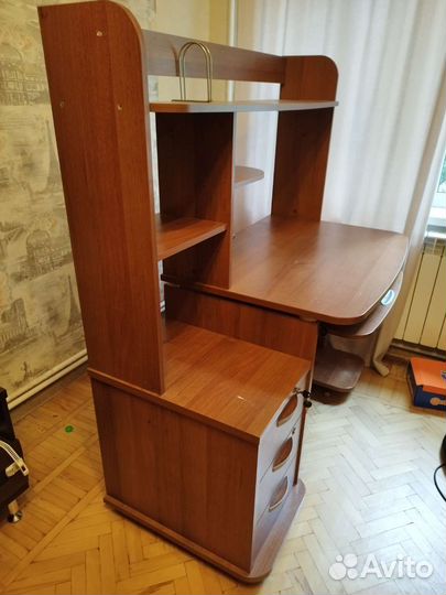 Стол компьютерный
