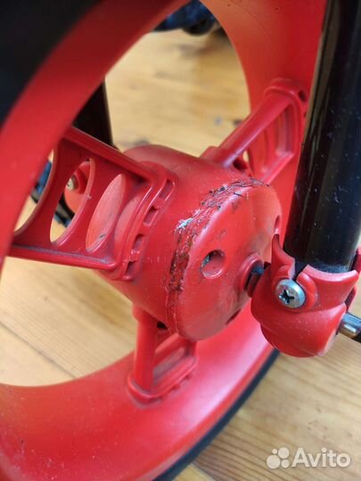 Детский велосипед с ручкой