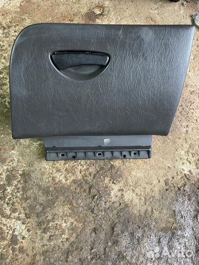 Бардачок пассажира Ford Focus 1 Usa 2001г 1.8 eyde