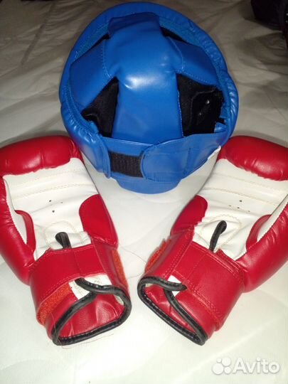 Боксерские перчатки