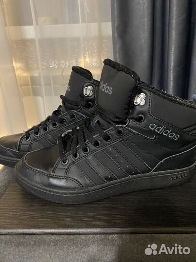 Кроссовки adidas утепленные