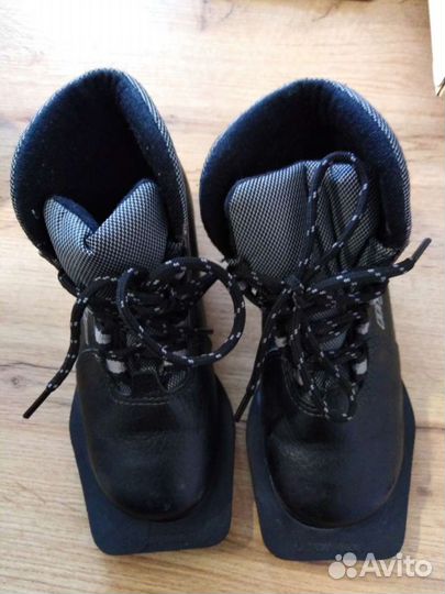 Лыжные ботинки детские 30 размер