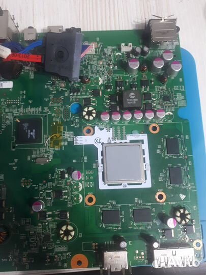 Xbox 360e прошитый FreeBoot