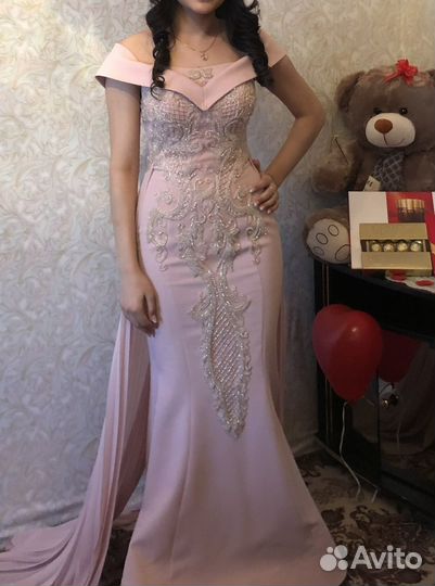 Вечернее платье