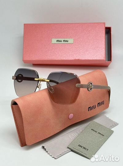 Солнцезащитные очки miu miu