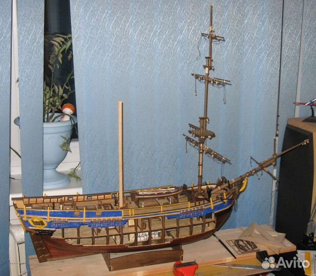 Парусник «Баунти»+баркас. Частично собран