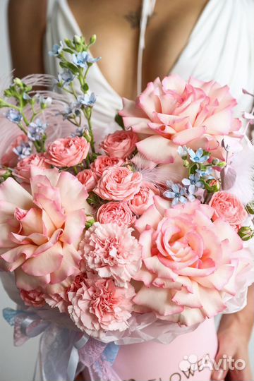 Нежная композиция в шляпной коробке