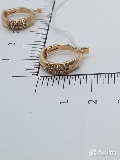 Золотые серьги с бриллиантами