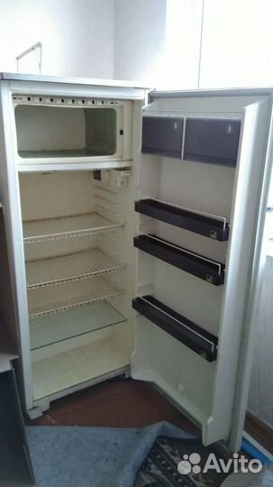 Холодильник бу в рабочем состоянии