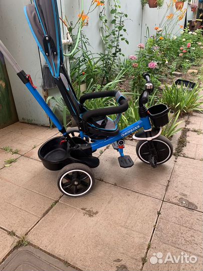Детский велосипед с ручкой