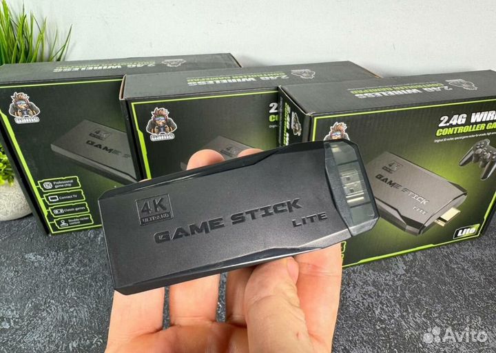 Игровая приставка Game stick 64Gb / Новая