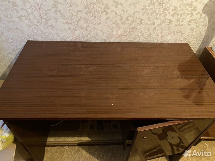 Комод, стол