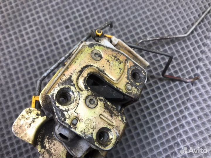 Замок двери передний левый Nissan Primera P11 SR20