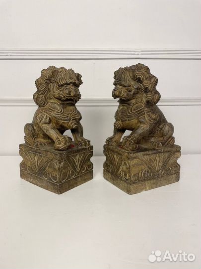 Парные скульптуры львов