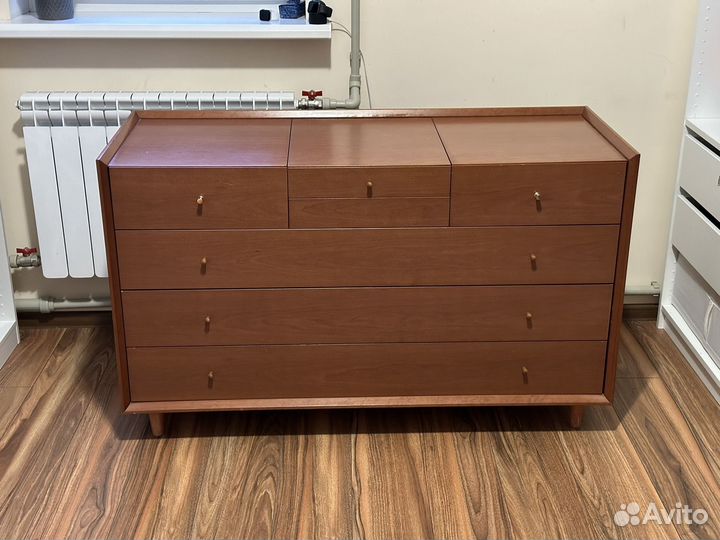 Комод (трюмо)