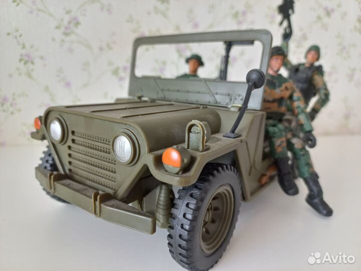 Большой набор солдатиков с аксессуарами