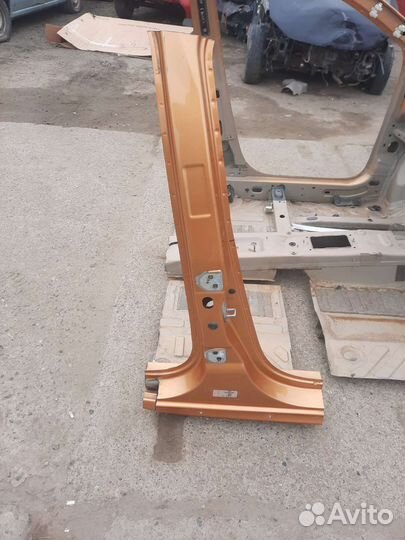 Центральная стойка правая LADA Xray