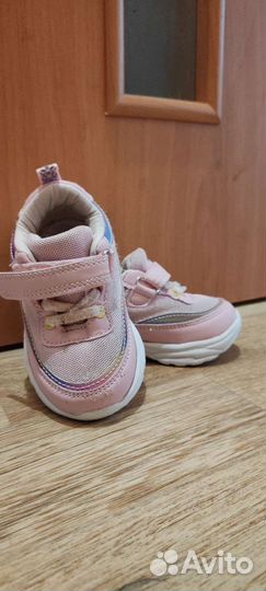 Кроссовки для девочки