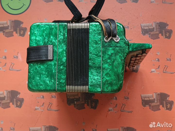 Баян Этюд/Скупка/ малахитовый, классный