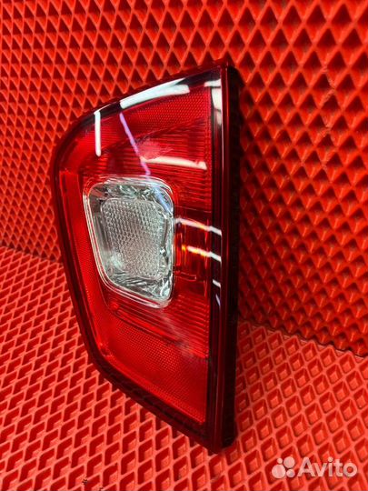 Стоп-сигнал задний правый Suzuki Ignis FF21S K12C