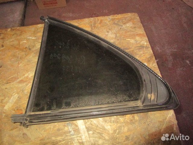 Стекло двери задней правой форточка Mercedes Benz