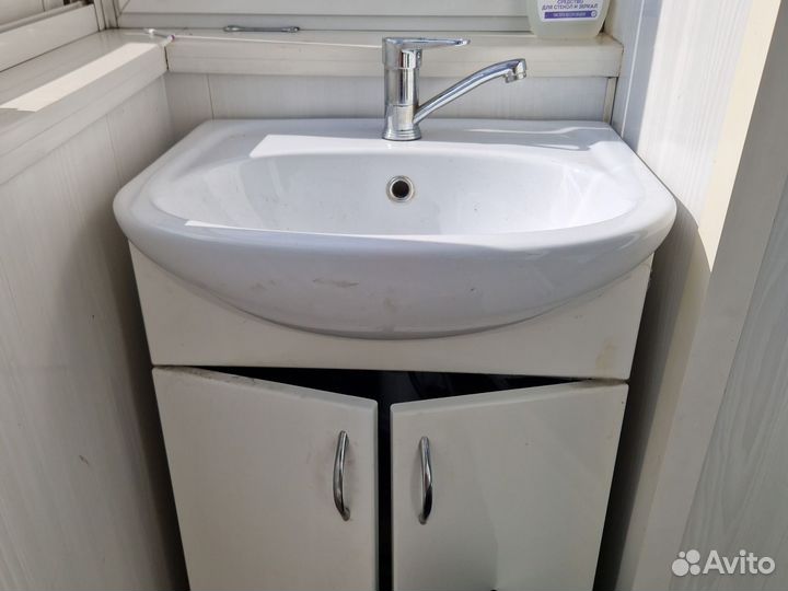 Раковина в ванную комнату